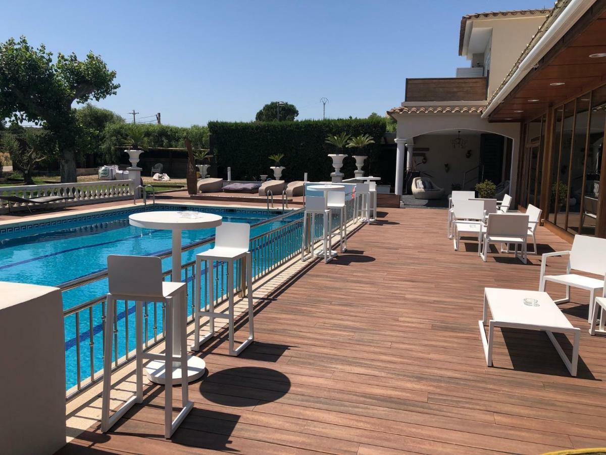 Hotel & Restaurant Figueres Parc Los Hostalets de Llers Kültér fotó